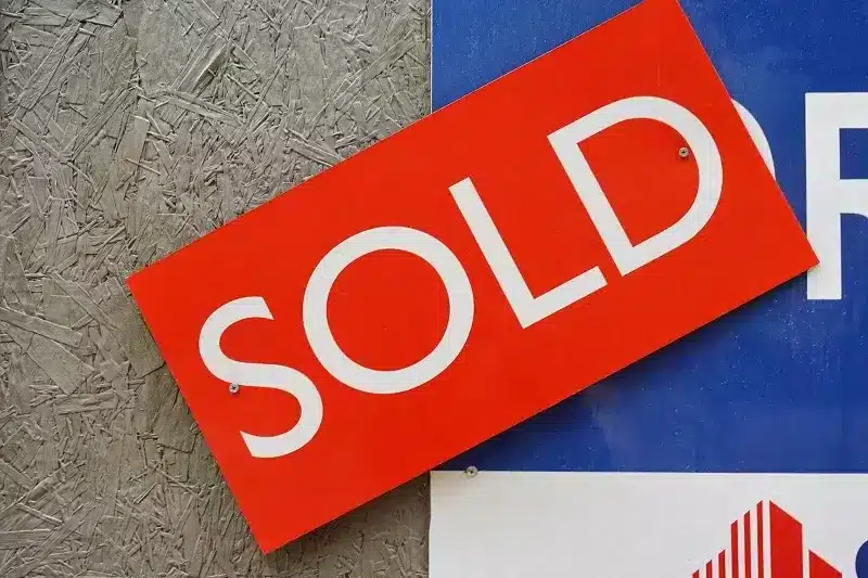 Produk tidak tersedia atau habis Contoh komplain pelanggan kedua karena Produk tidak tersedia