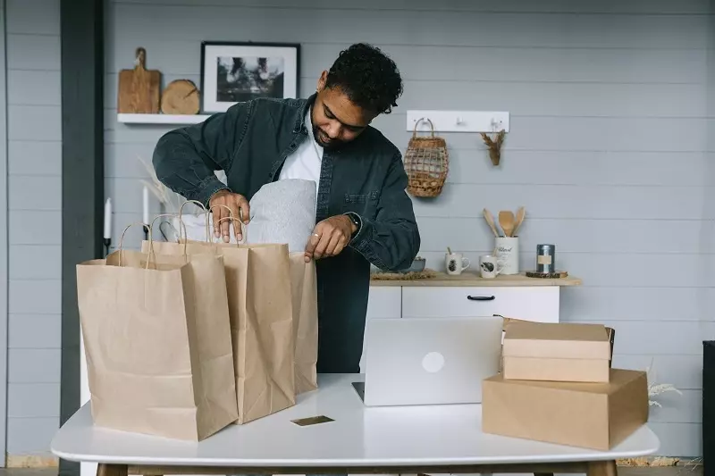 Tahap keempat customer journey adalah Penggunaan Produk