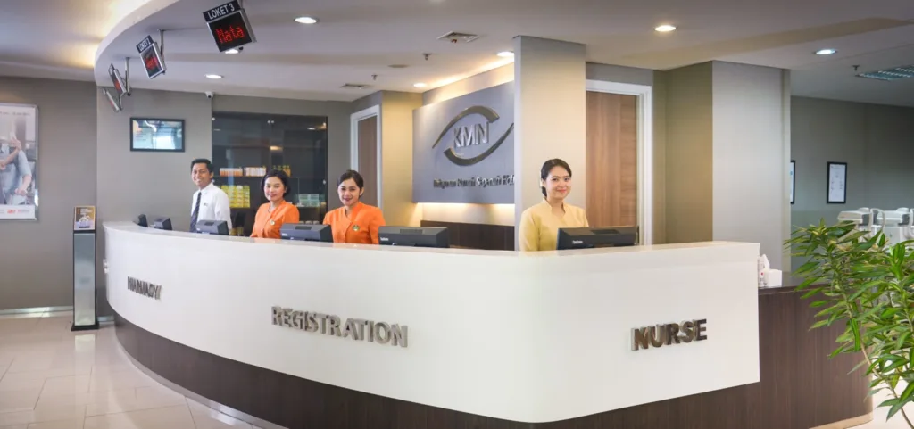 KMN EyeCare Meningkatkan Efisiensi & Responsivitas Pelayanan dengan Mekari Qontak